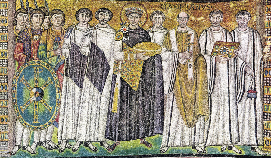 Giustiniano e il suo seguito, 532-547. Mosaico. Ravenna, Basilica di San Vitale, left wall of the apse.